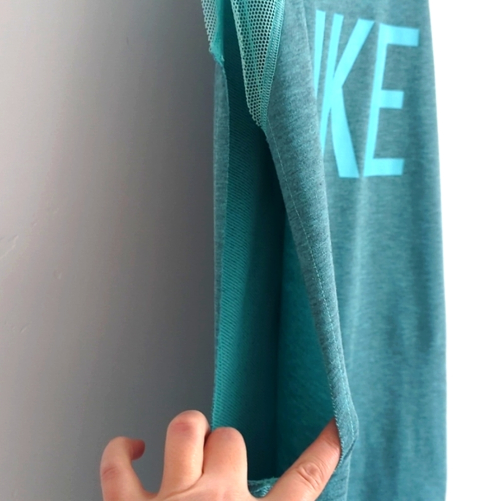 🌿NIKE WOROUT TOP🌿 - Picture 3 of 8